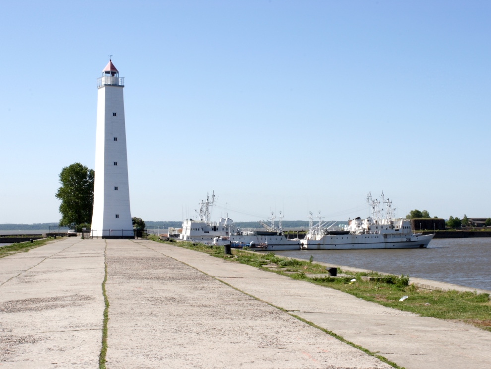 Wooden lighthouse at the Petrovsky canal